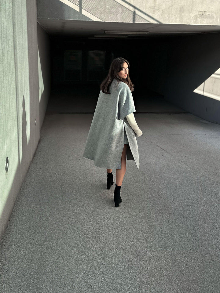 Cape wool coat with leather belt "Anaïs" - Auréline Atelier